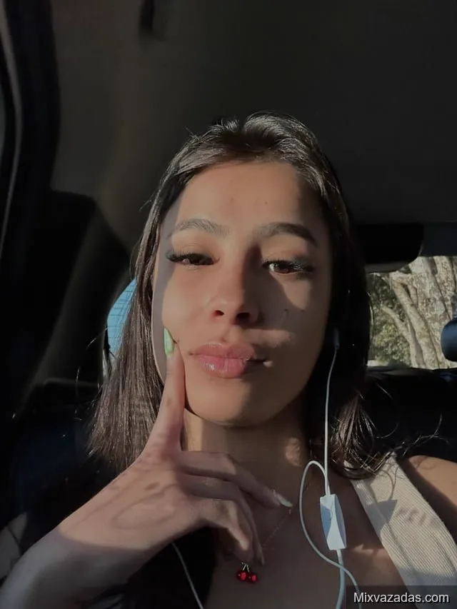 Novinha Magrinha Marmitinha Confiou E Vazou Na Net - foto 08