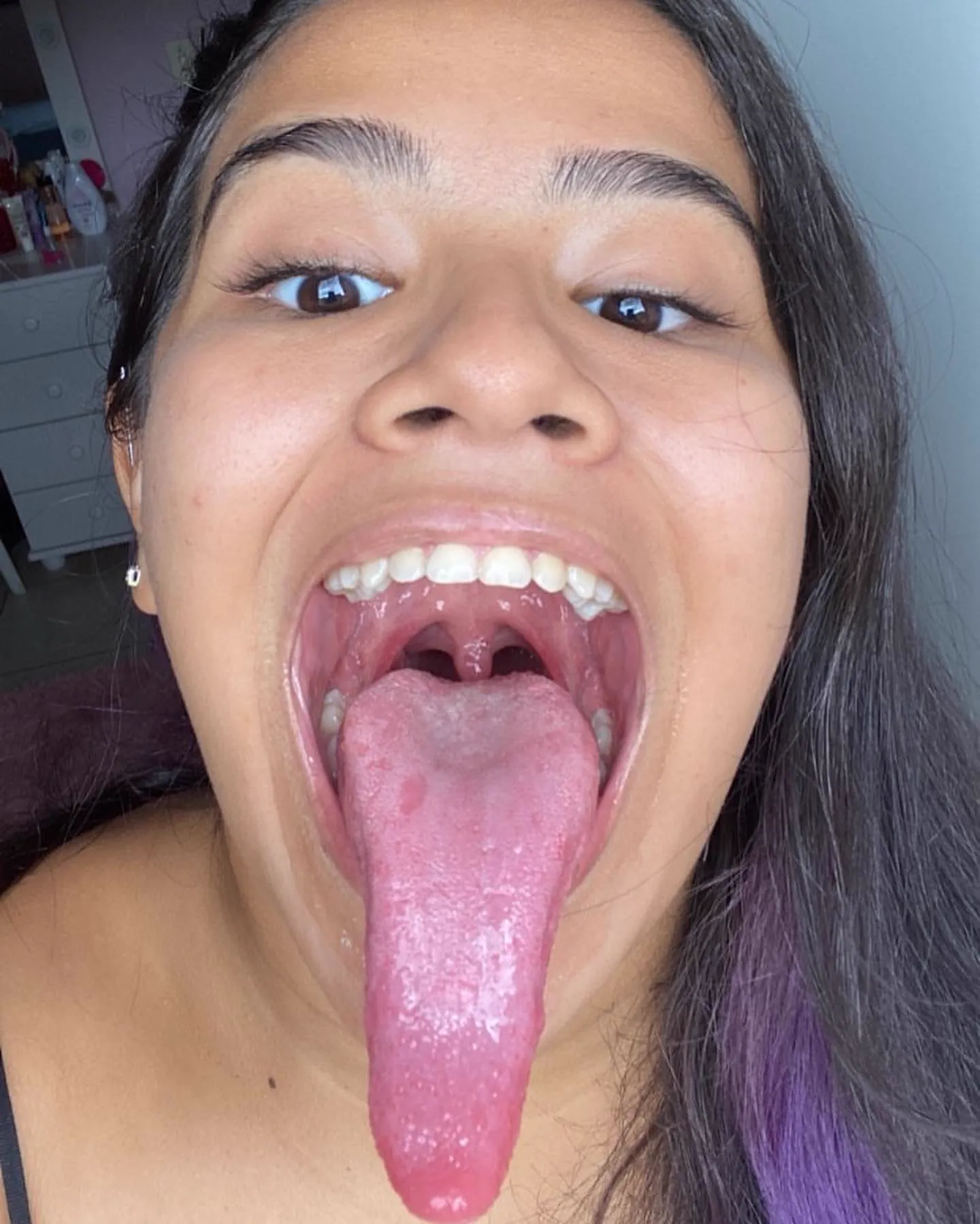 Stefanny Ribeiro A Digital Influencer Rabuda Do Long Tongue - foto 24