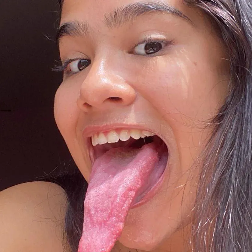 Stefanny Ribeiro A Digital Influencer Rabuda Do Long Tongue - foto 43