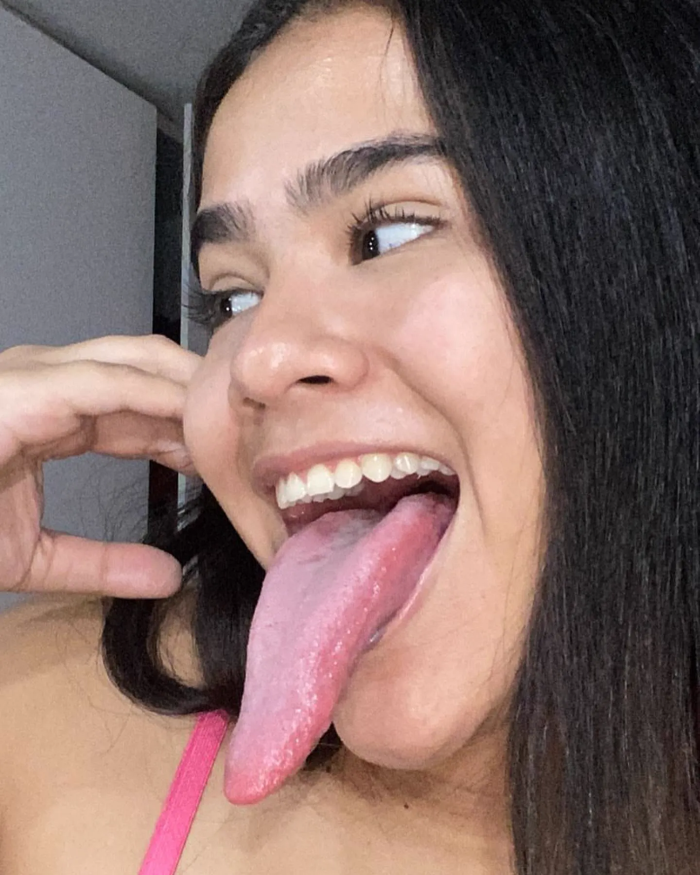Stefanny Ribeiro A Digital Influencer Rabuda Do Long Tongue - foto 51
