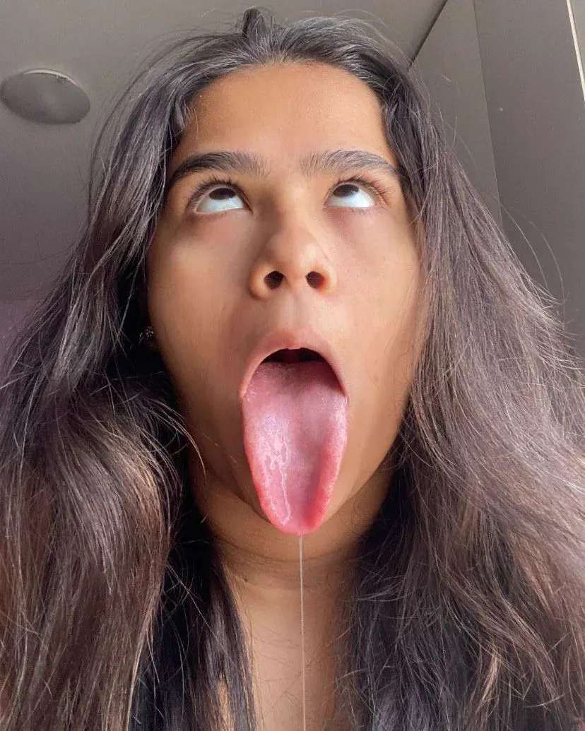 Stefanny Ribeiro A Digital Influencer Rabuda Do Long Tongue - foto 56