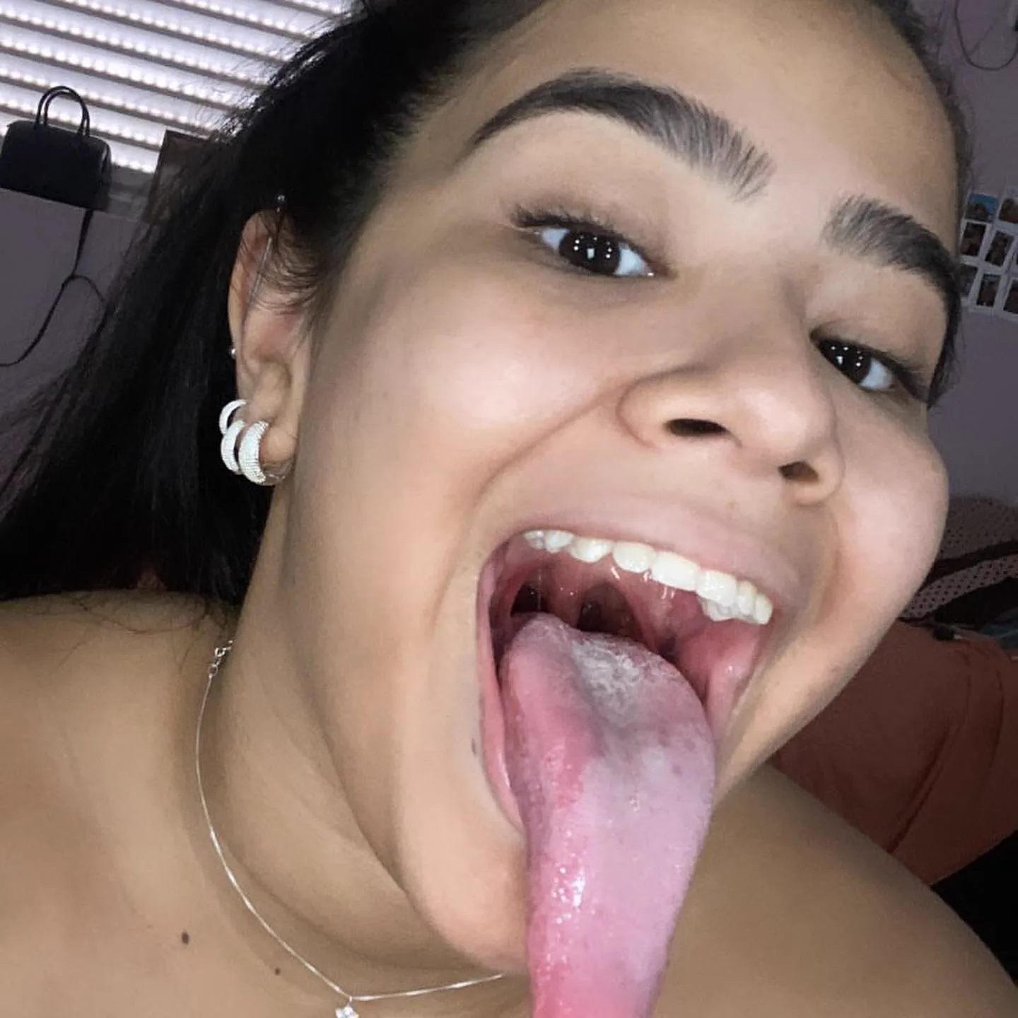 Stefanny Ribeiro A Digital Influencer Rabuda Do Long Tongue - foto 59