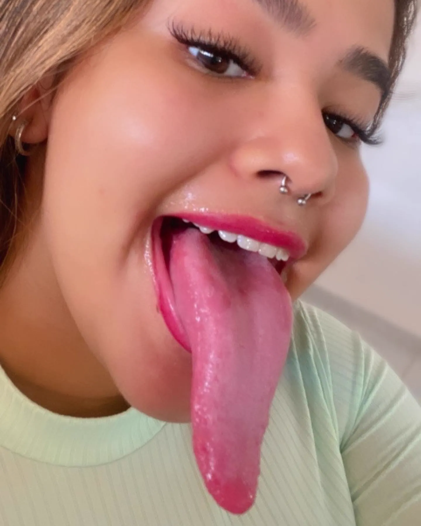 Stefanny Ribeiro A Digital Influencer Rabuda Do Long Tongue - foto 75