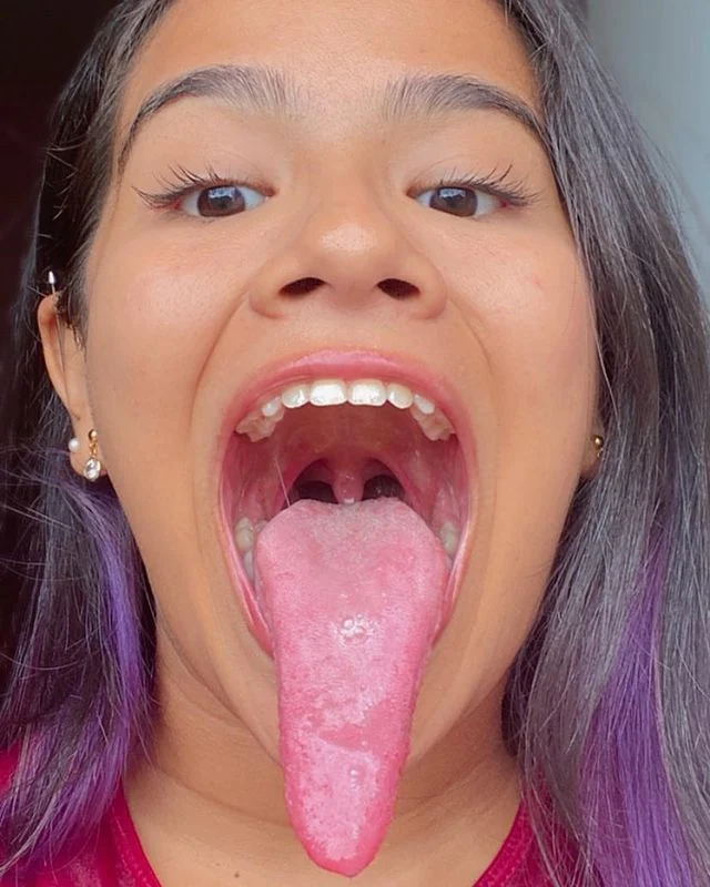 Stefanny Ribeiro A Digital Influencer Rabuda Do Long Tongue - foto 90
