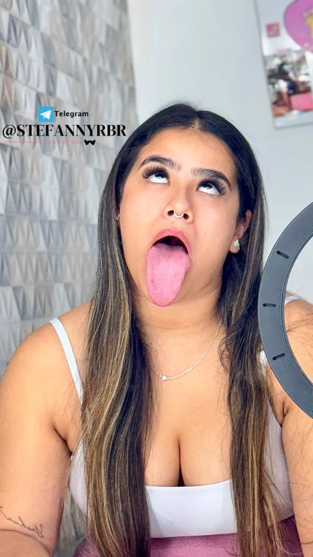 Stefanny Ribeiro A Digital Influencer Rabuda Do Long Tongue - foto 114