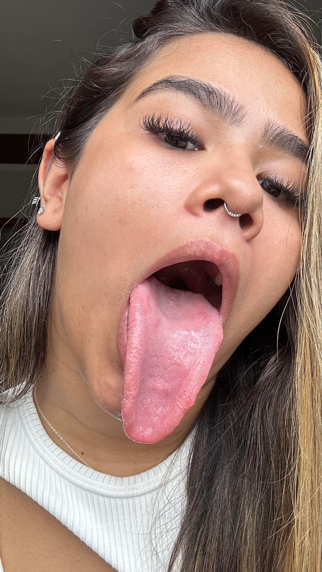 Stefanny Ribeiro A Digital Influencer Rabuda Do Long Tongue - foto 135